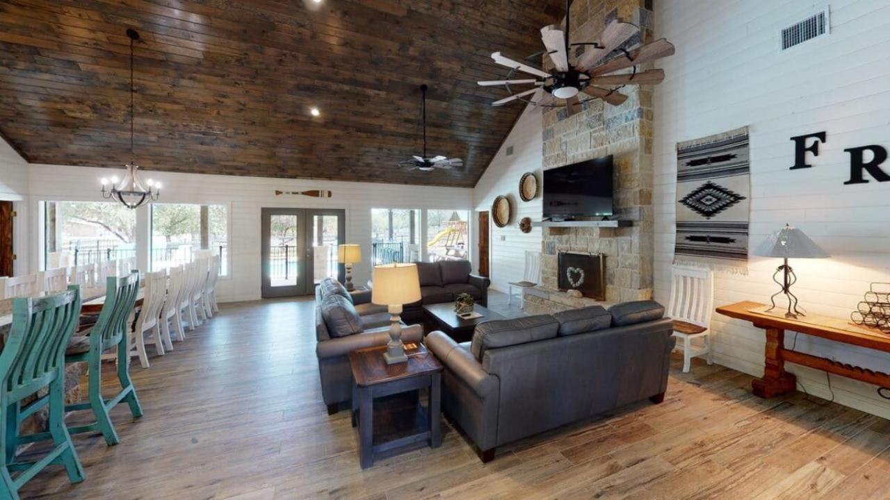 Heartstone Lodge Concan Bagian luar foto